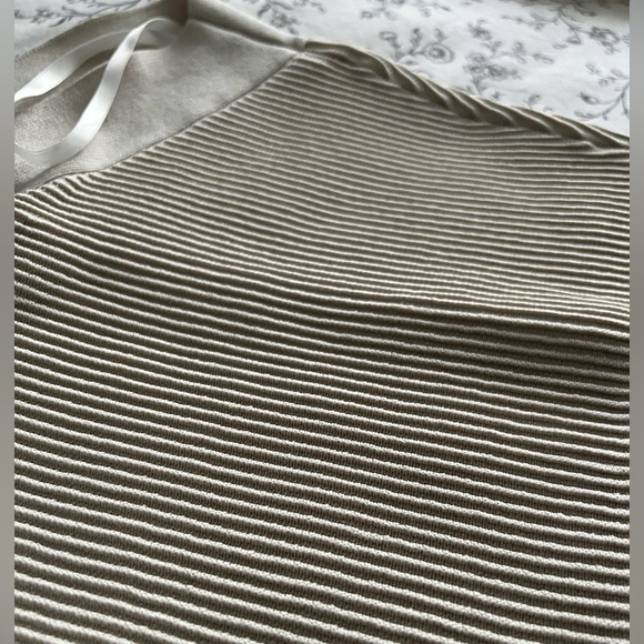 Aritzia Babaton Sculpt Knit Criss Cross Tank - Picture 4 of 4